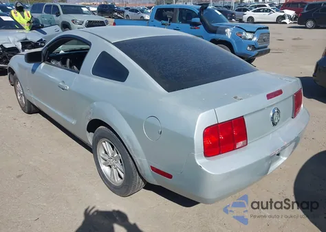 2006 Ford Mustang V6 z USA, uszkodzony, nr VIN 1ZVFT80N765121287